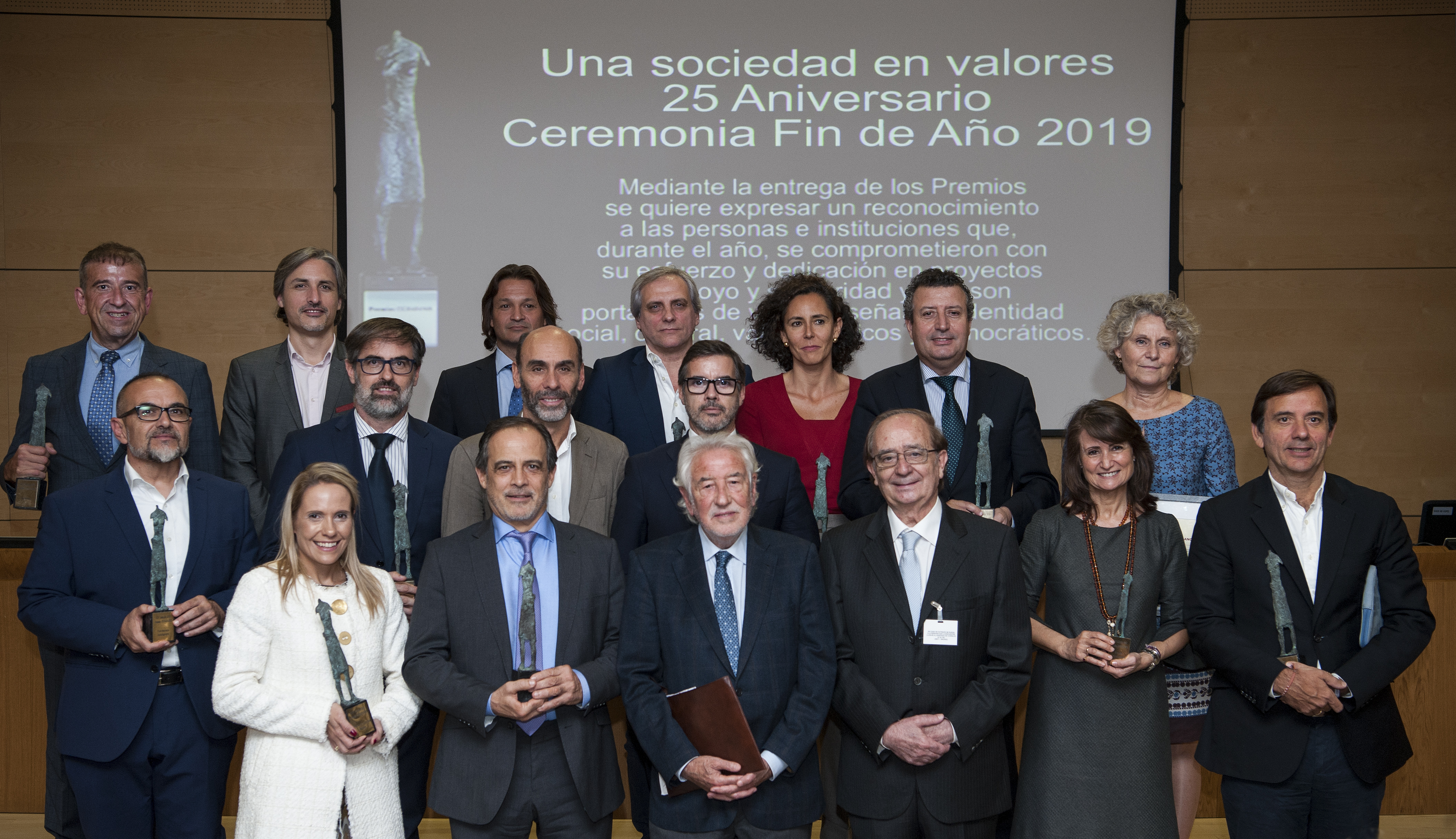 Premiados por nuestras soluciones de IA para impulsar lo mejor de las personas 1 PREMIOS CIUDADANOS OCT19 178