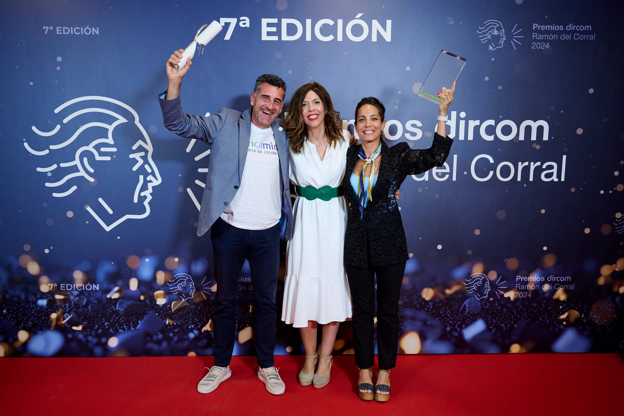 https://www.encamina.com/wp-content/uploads/2024/05/Premios-Dircom-fotografo.jpg